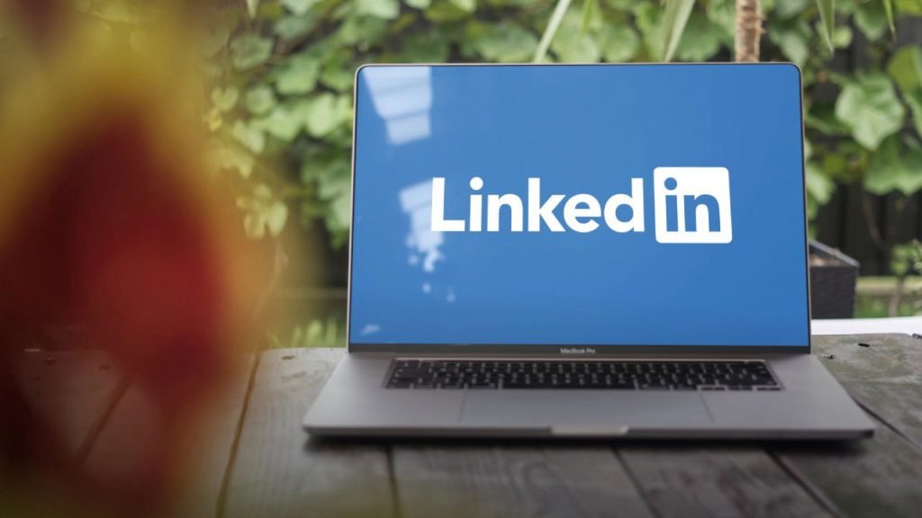 كيفية تمكين وضع LinkedIn الخاص للتصفح المجهول كيفية تمكين وضع LinkedIn الخاص للتصفح المجهول
